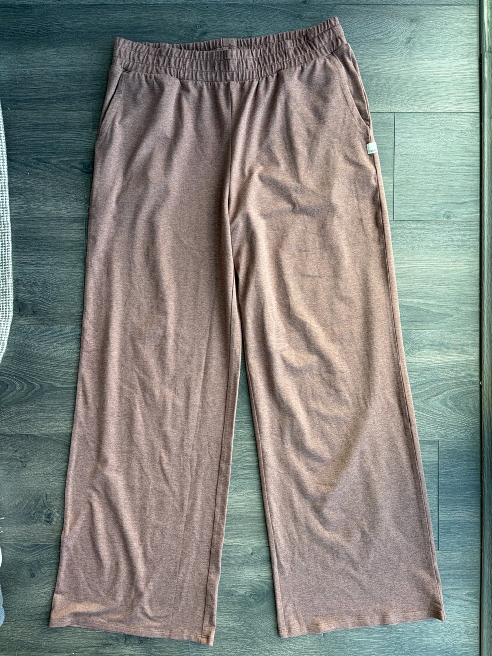 Vuori Mauve Halo Essential Wide Leg
